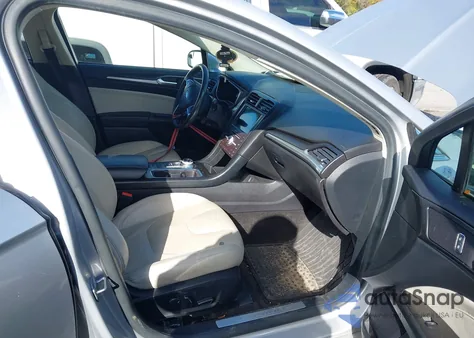 2018 Ford Fusion Hybrid Titanium из США, поврежденный, VIN 3FA6P0RUXJR141547